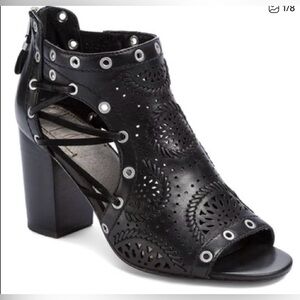 Latigo  Saelena black square heels, open toe leather sandals sz 7.5